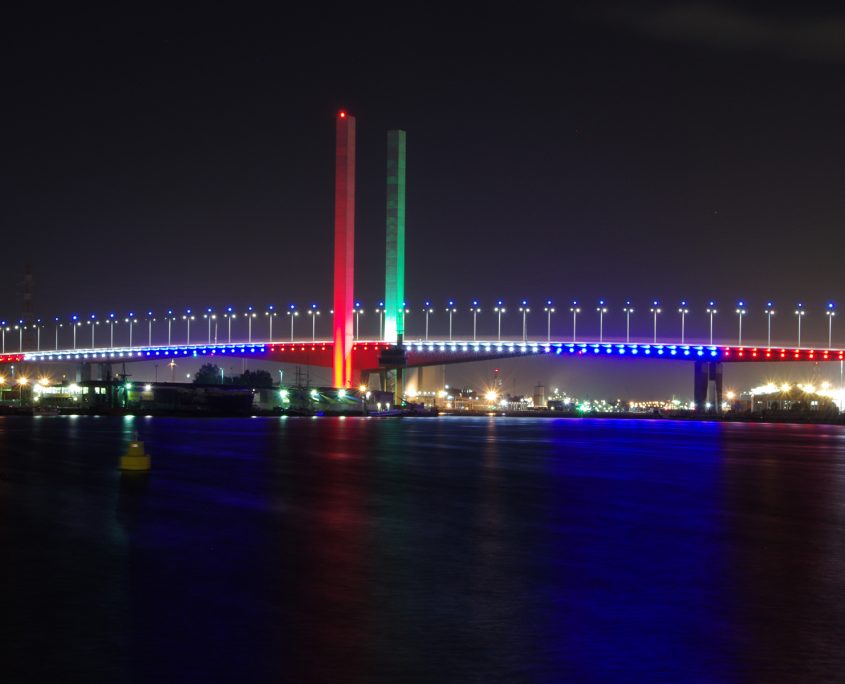 bolte-bridge-ula-3 Bolte Bridge Columns Custom LED Facade Architectural Lighting
