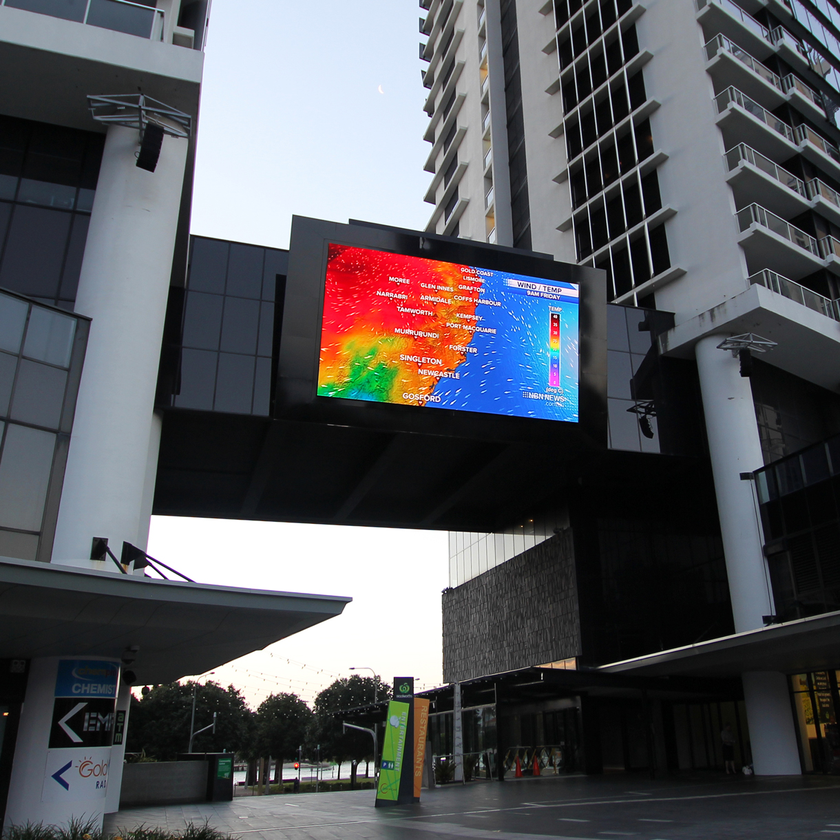 Circle on Cavil Big Screen LED Billboard Digital Advertising