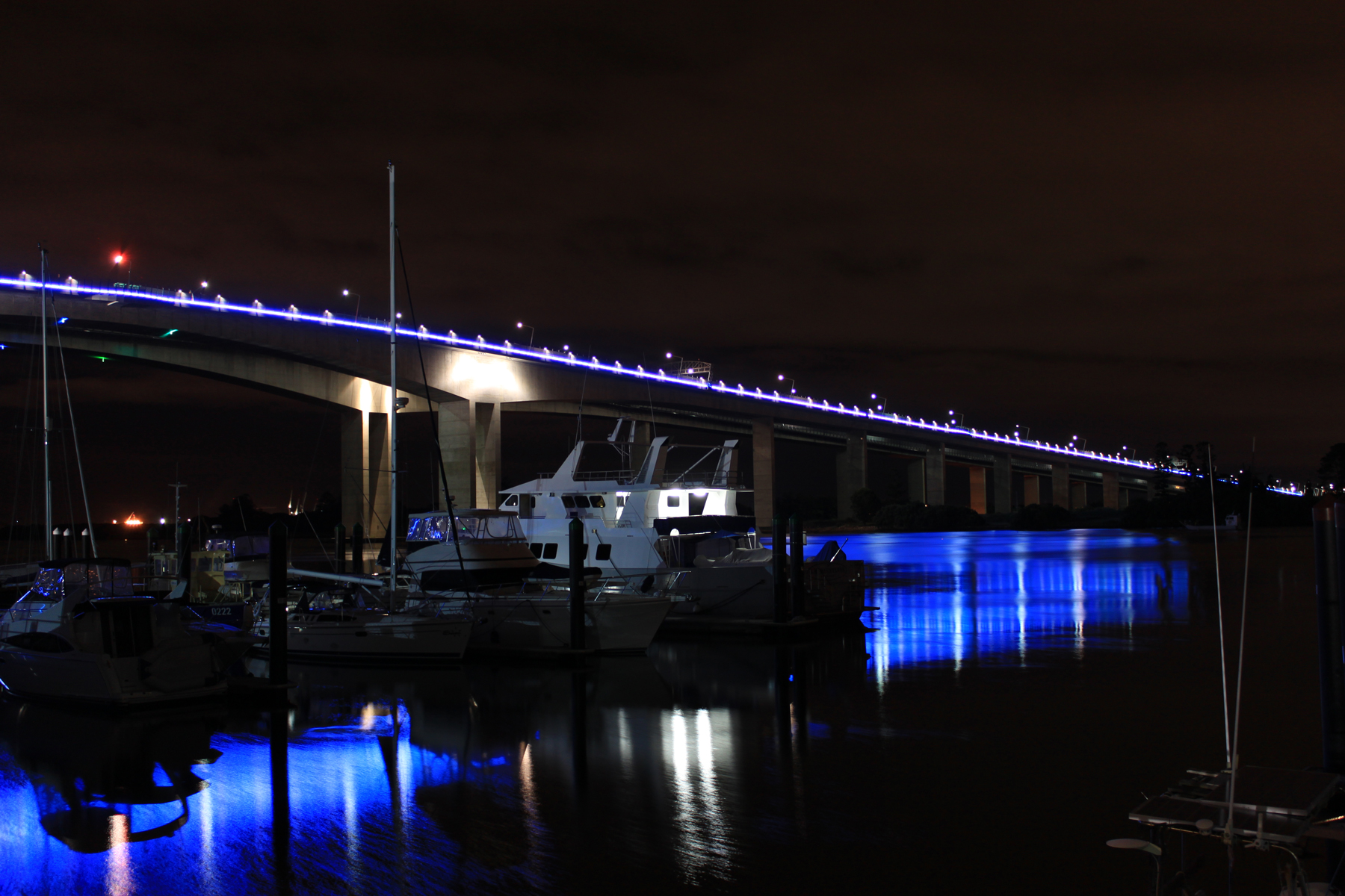 Sir Leo Gateway Bridge Custom LED Facade Architectural Lighting