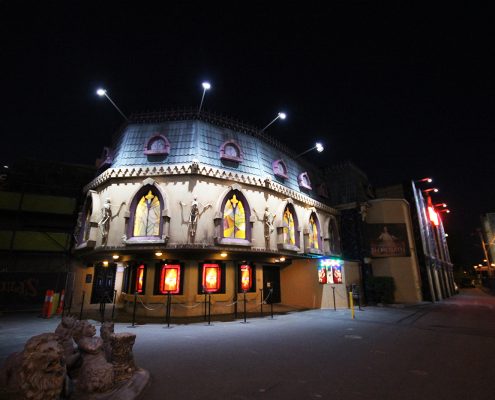 Draculas Cabaret Restaurant Gold Coast Building Facade Lighting and LED Screens