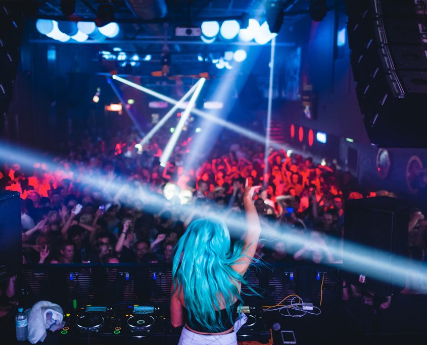 Gilligans-Backpackers-Hotel-Resort-2 Gilligans Backpackers Hotel and Resort LED Spot Light Show and LED Screen Digital Display