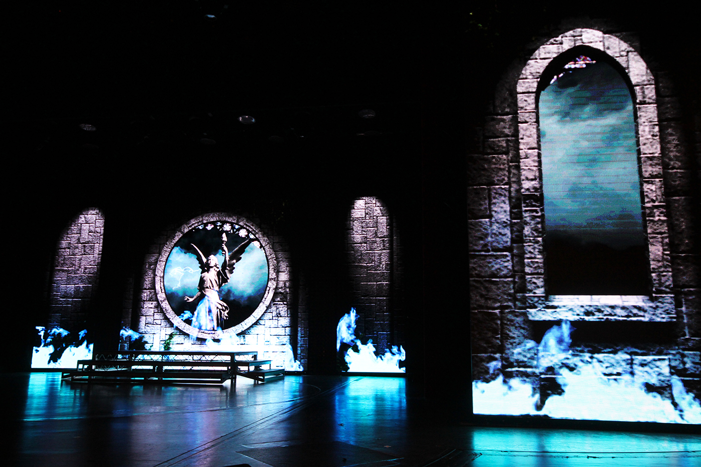 P&O Pacific Eden Stage Lighting Design LED Screen