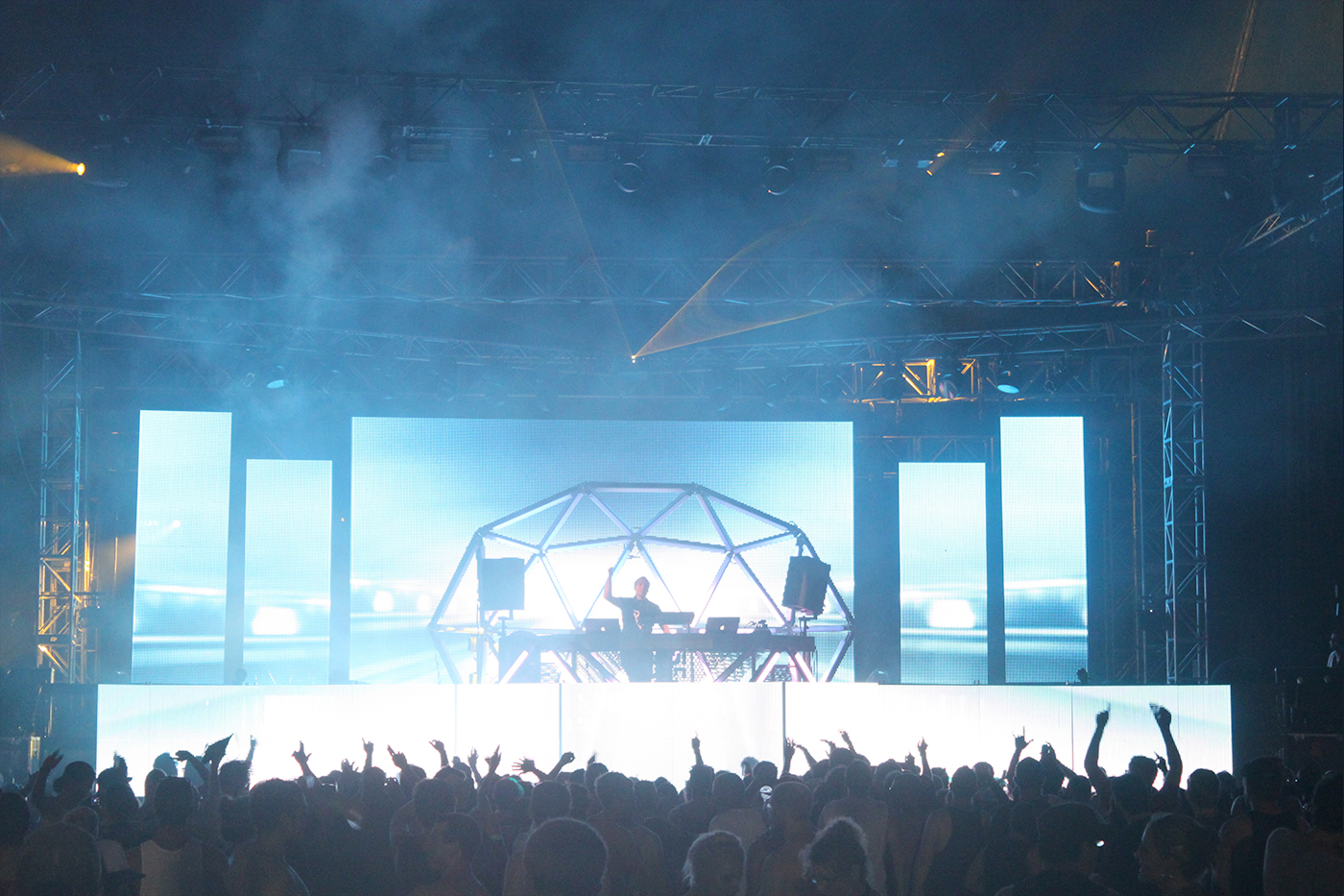 Paul Van Dyk Concert Stage Lighting Design LED Screens Digital Display