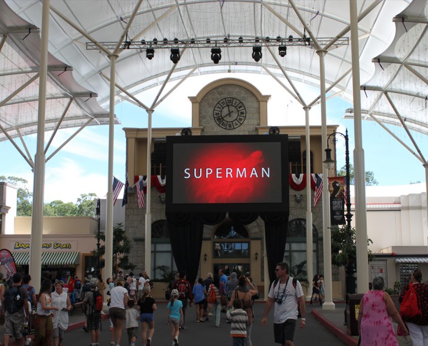 Warner-Bros-2 Movie World Gold Coast Outdoor Big Screen LED Billboard Digital Advertising