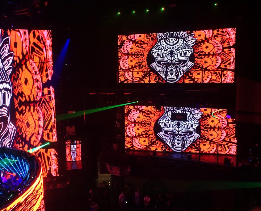 Cove_Manila_1701 Cove Manilla Festival Event Lighting Light Show LED Spot Lights with LED Screens and Curved LED Screens